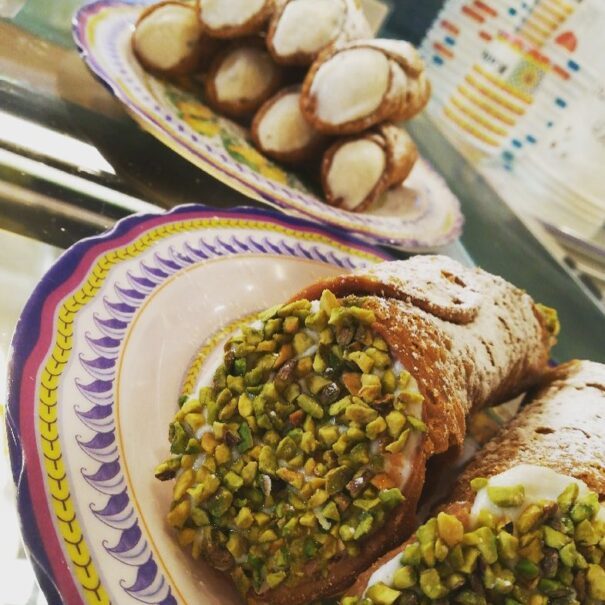 Katane cannoli